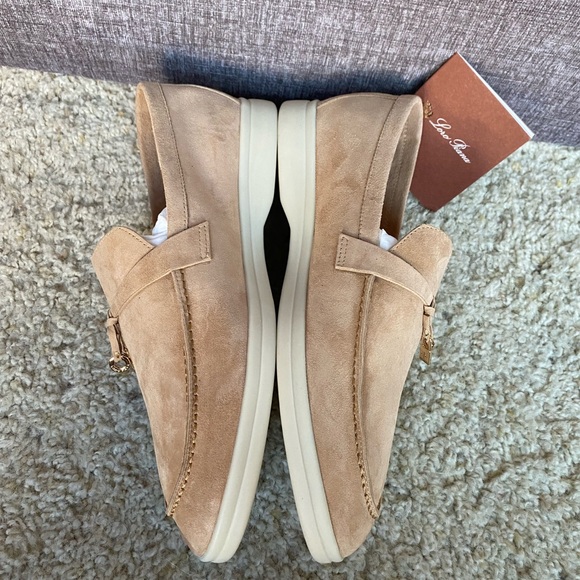 Loro Piana Summer Walk - Picture 13 of 16